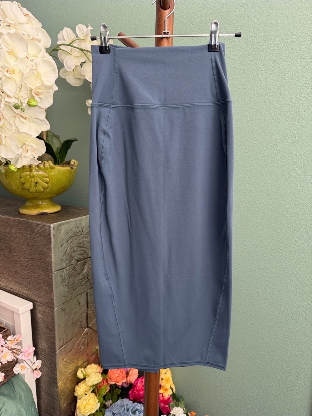 LULULEMON Nulu Slim-Fit High-Rise Midi Skirt
